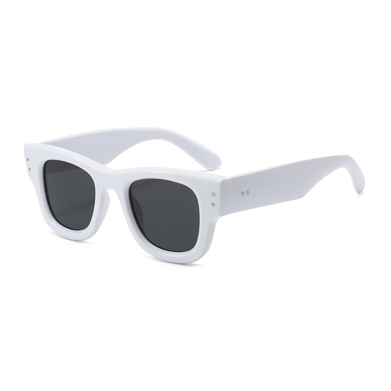 Lunettes de soleil carrées audacieuses pour femme 2026 – Protection UV400 – Tendance et faciles à porter au quotidien