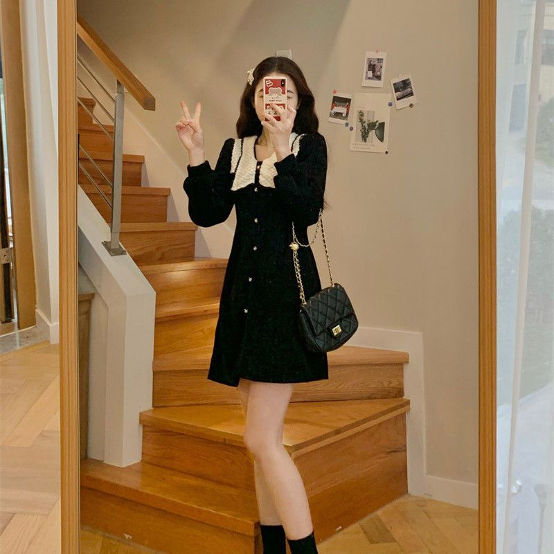 Robe courte en dentelle blanche à manches bouffantes et col en V de style Hepburn en velours rouge pour femmes, robe de fête pour l'automne et l'hiver