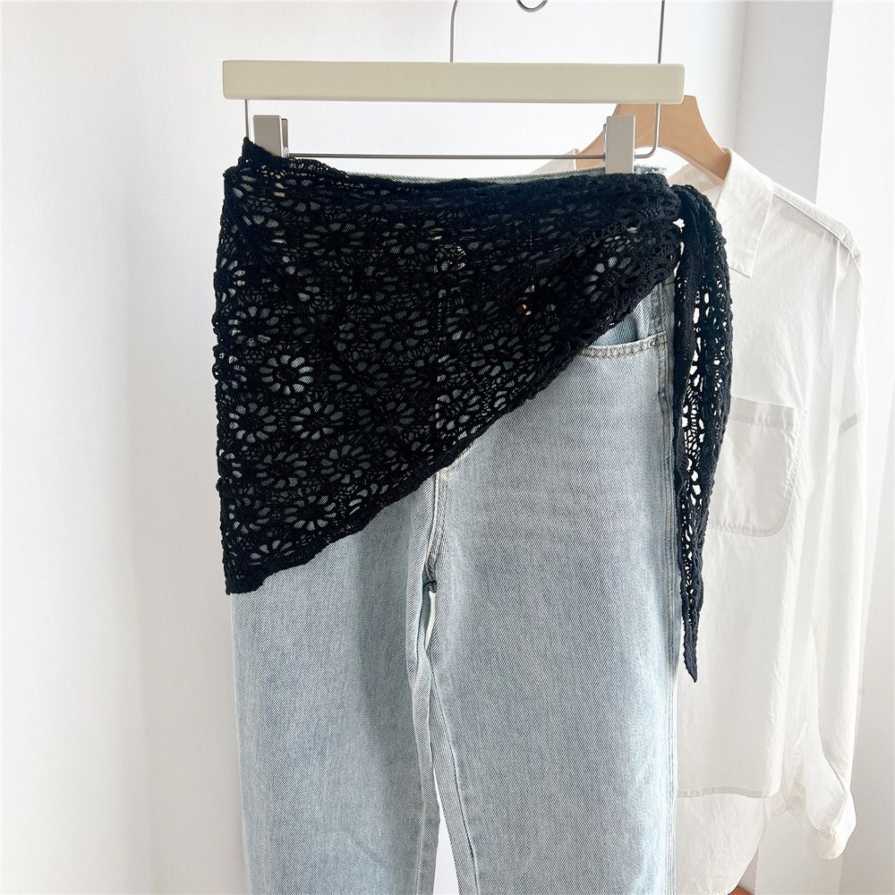 Foulard triangulaire en tricot style ethnique blanc ajouré, châle en dentelle, cape style coréen, écharpe à fleurs au crochet pour l'été