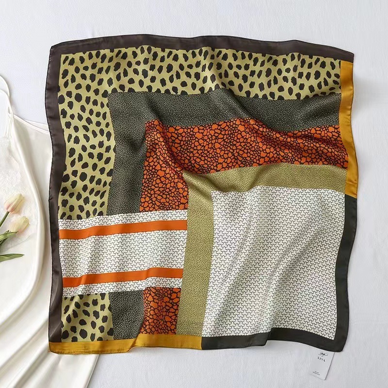 70cm foulards en soie femmes de luxe rétro Patchwork imprimé léopard carré écharpe mouchoir tête enveloppement foulard élégant femme châle