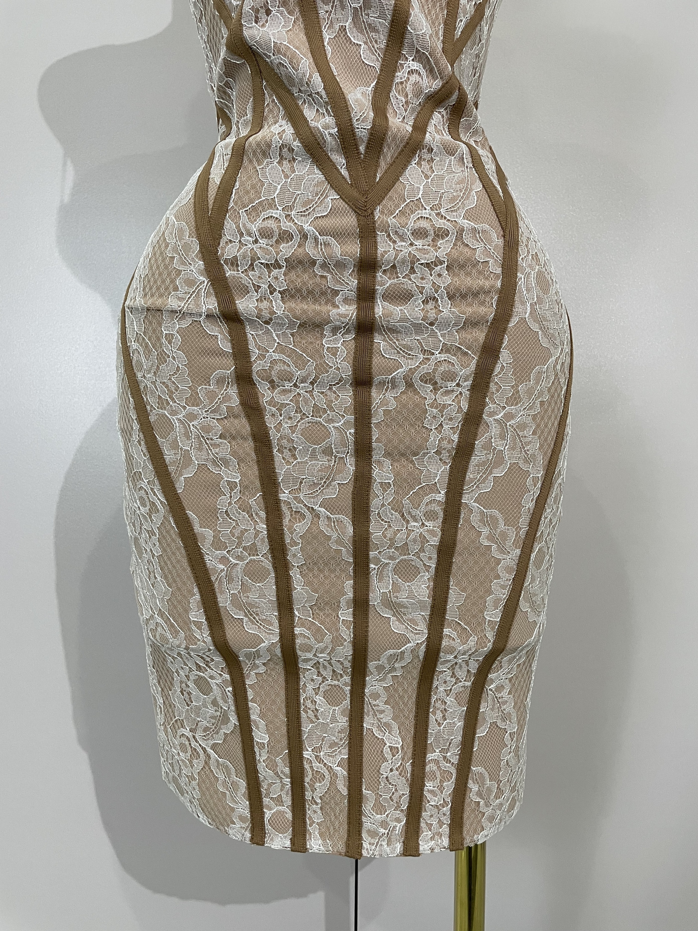 Robe de soirée en dentelle pour femmes, Design Original, Camisole, dos nu, robes de soirée d'anniversaire, tenue de spectacle en boîte de nuit, nouvelle collection 2025