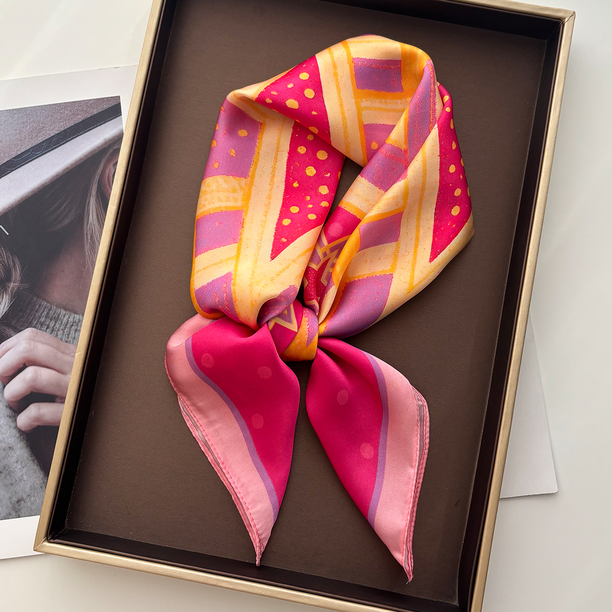 Foulard carré en soie imprimé Imitation pour femmes, Bandana, châle pour dames, attaches pour cheveux, nouvelle collection 2026