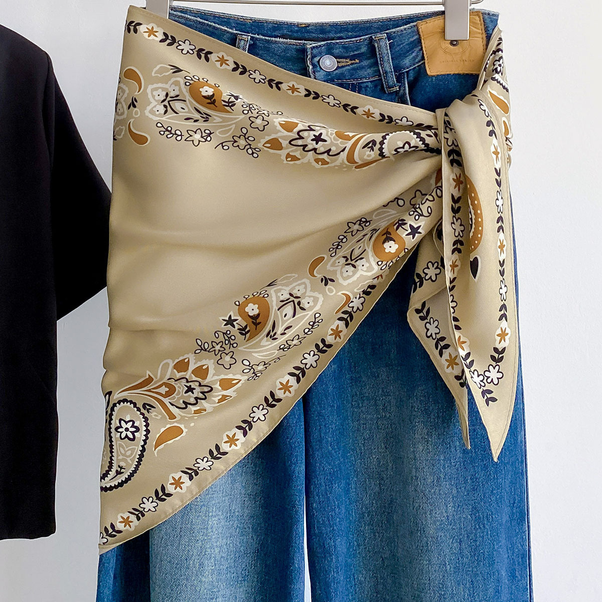 Nouveau Foulard Triangle en Satin Lisse, Imprimé Motif Paisley Classique, pour Femme, Bandana Tendance, Châle, Écharpe de Cou, pour le Bureau