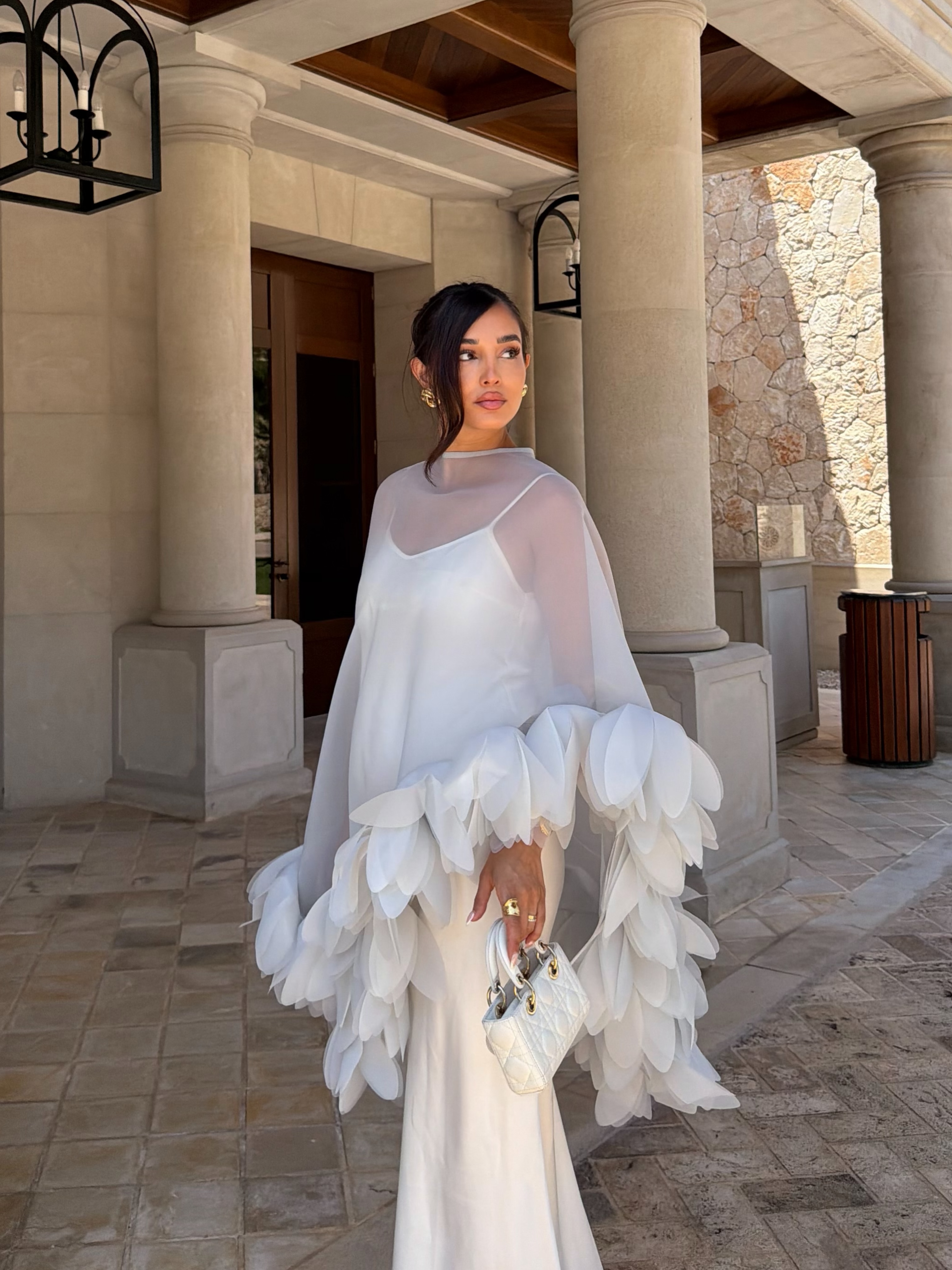 Châle cape en mousseline de soie pour mariée, écharpe oversize à motif ailes d'ange, cape de soirée imposante, boléro à pétales floraux