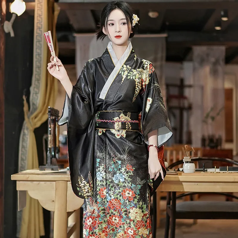Robe de soirée kimono sexy pour femmes, costume de cosplay japonais, taille unique, à la mode, 2025
