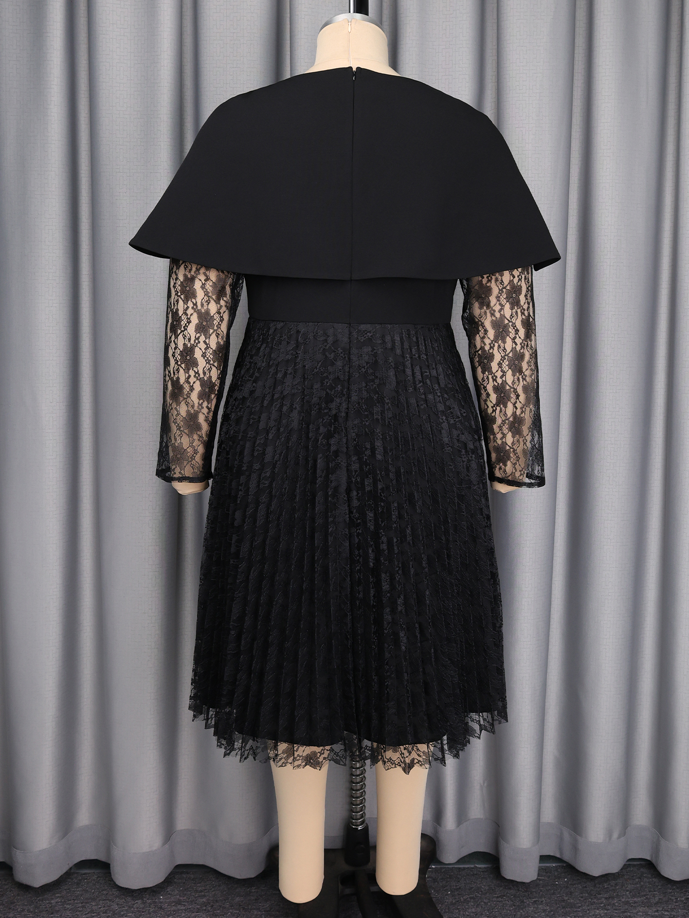 Robe élégante noire en dentelle pour femme, col cape, manches longues en dentelle transparente, ceinture, ourlet plissé évasé, idéale pour l'église, les mariages, les invitées et les soirées formelles