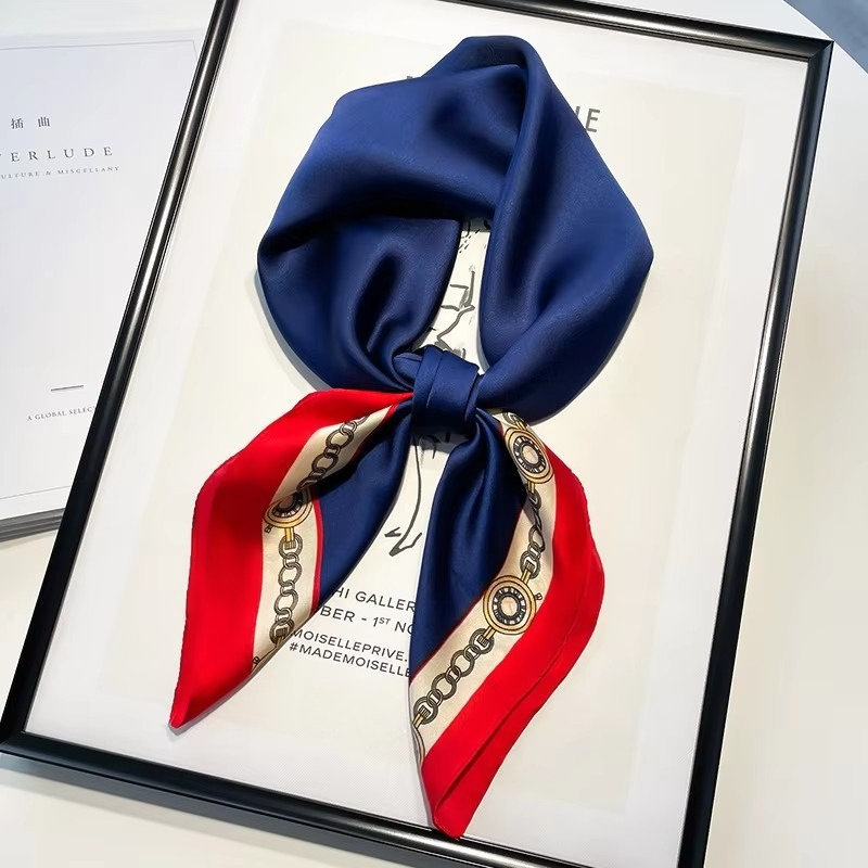 Petit foulard carré rouge en soie pour femme, foulard imprimé lettres 70 cm, foulard carré à porter sur l'épaule, foulard en gros, accessoires pour cheveux