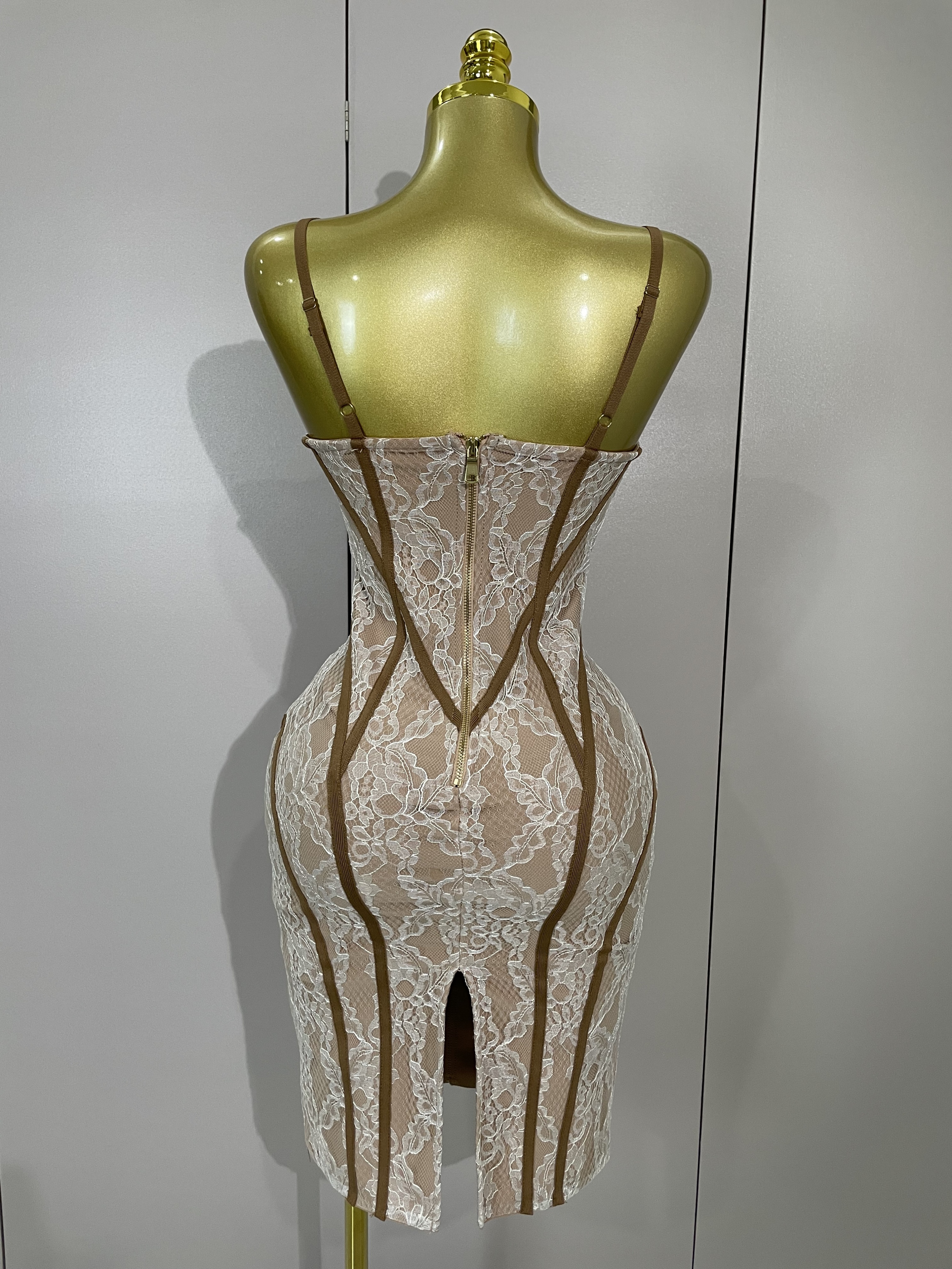 Robe de soirée en dentelle pour femmes, Design Original, Camisole, dos nu, robes de soirée d'anniversaire, tenue de spectacle en boîte de nuit, nouvelle collection 2025