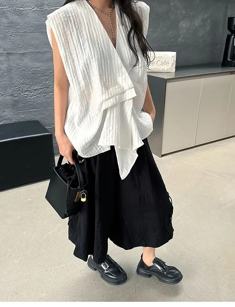 Débardeurs amples sans manches pour femmes, camisoles irrégulières, col en V, plis, style coréen chic, blanc, été 2026