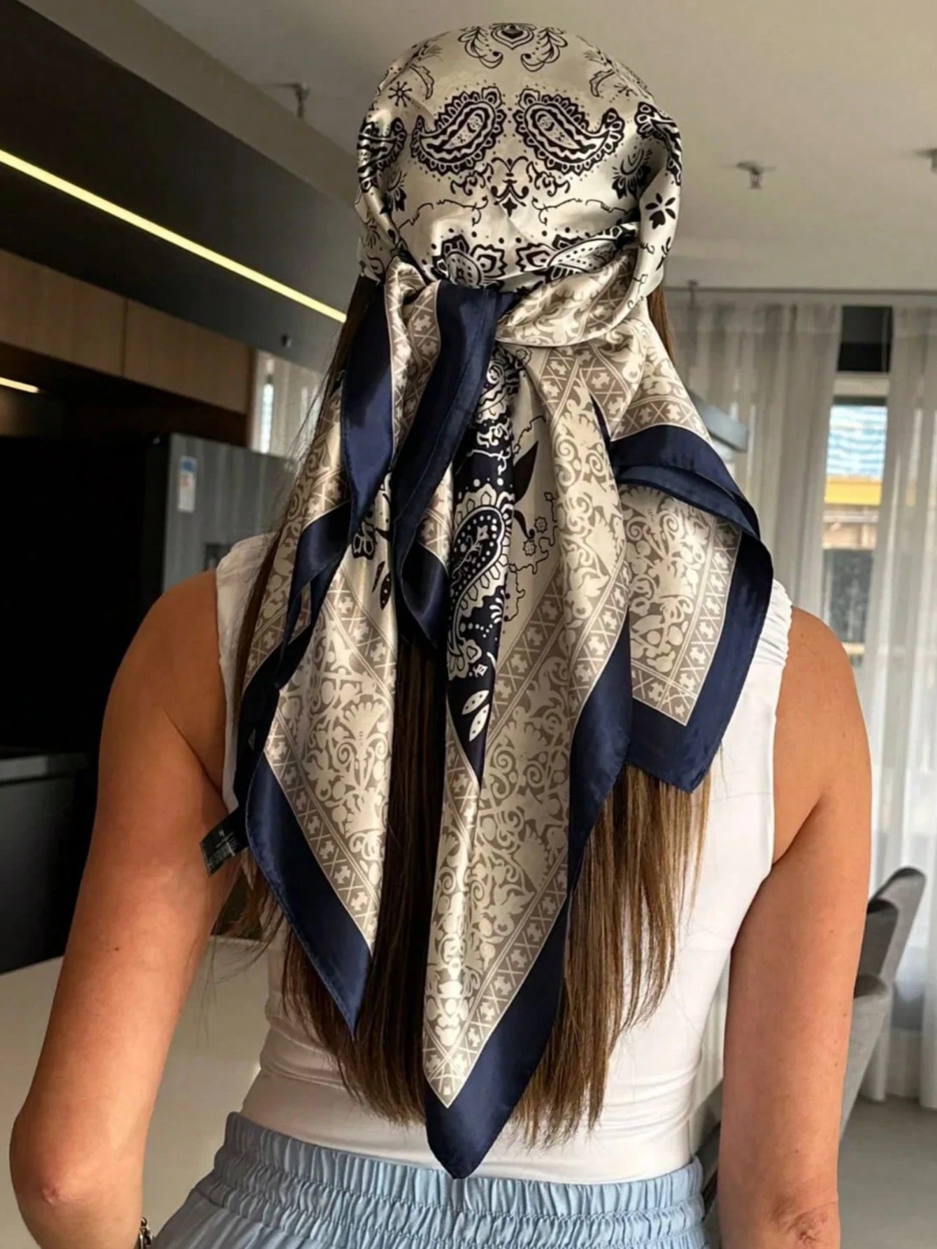 2025 nouvelles femmes de luxe Foulard en soie Hijab imprimé foulards carré 90x90 cm châle voyage Foulard Bandana Foulard