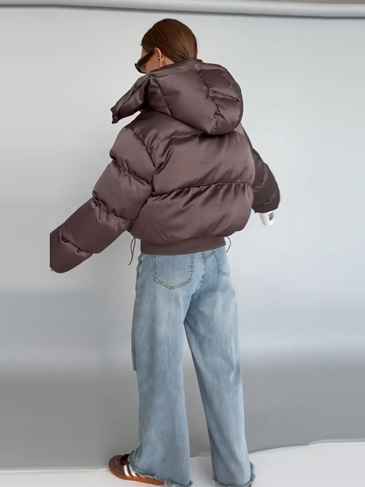 Veste courte matelassée pour femme, à capuche amovible, taille ajustable par cordon, épaules tombantes, manches longues, coupe ample, veste d'hiver rembourrée.