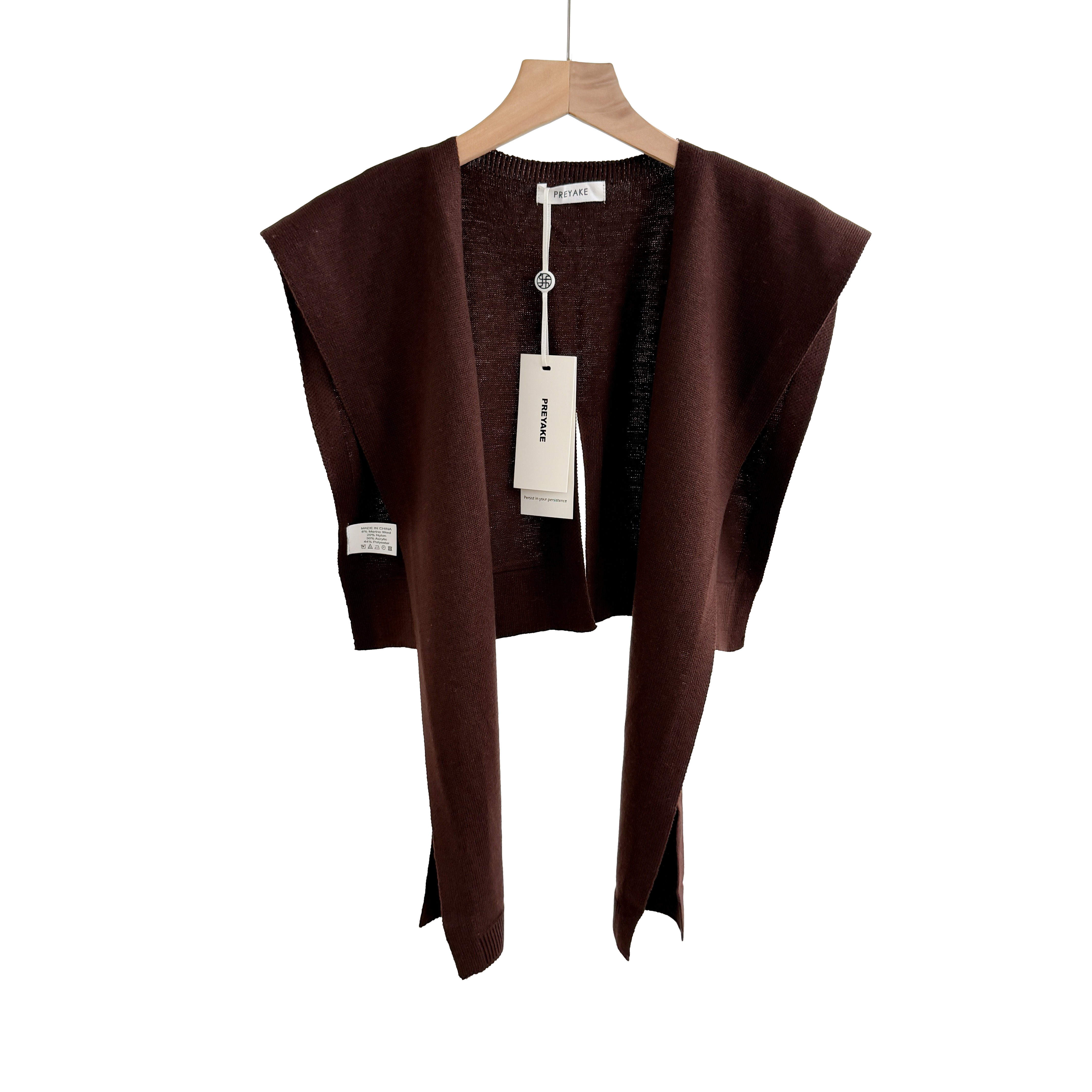 Un nouveau style de châle rayé arc-en-ciel pour femmes avec un cardigan de couleur contrastée pour les bureaux climatisés, une petite cape pour protéger les épaules et le cou