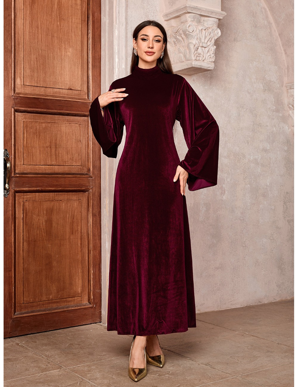 Robe en velours d'Arabie Saoudite du Moyen-Orient avec manches cloche et ceinture zippée