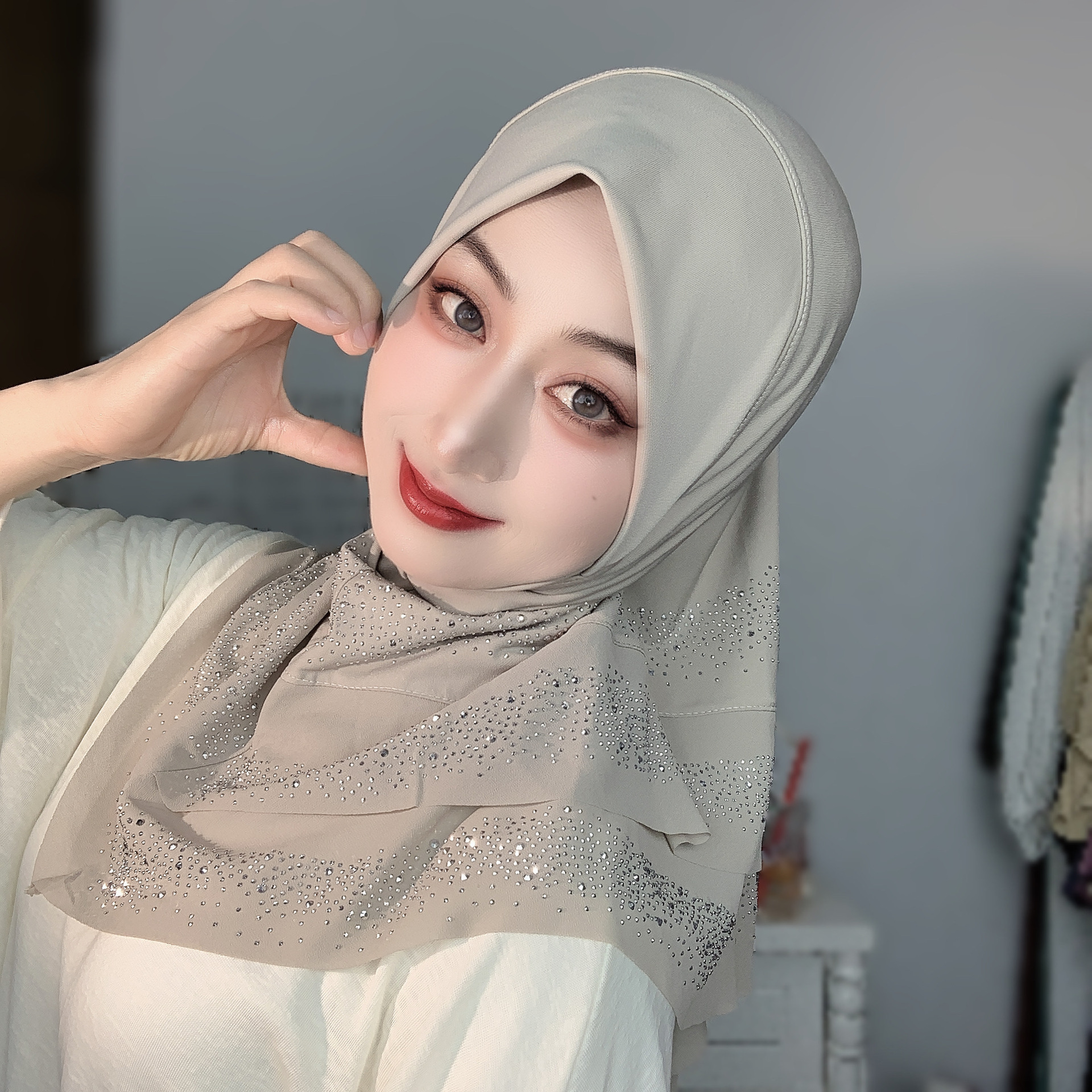 Hijab instantané en mousseline superposée avec strass brillants, prêt à porter, turban musulman, couleur unie, foulard quotidien islamique pour femme