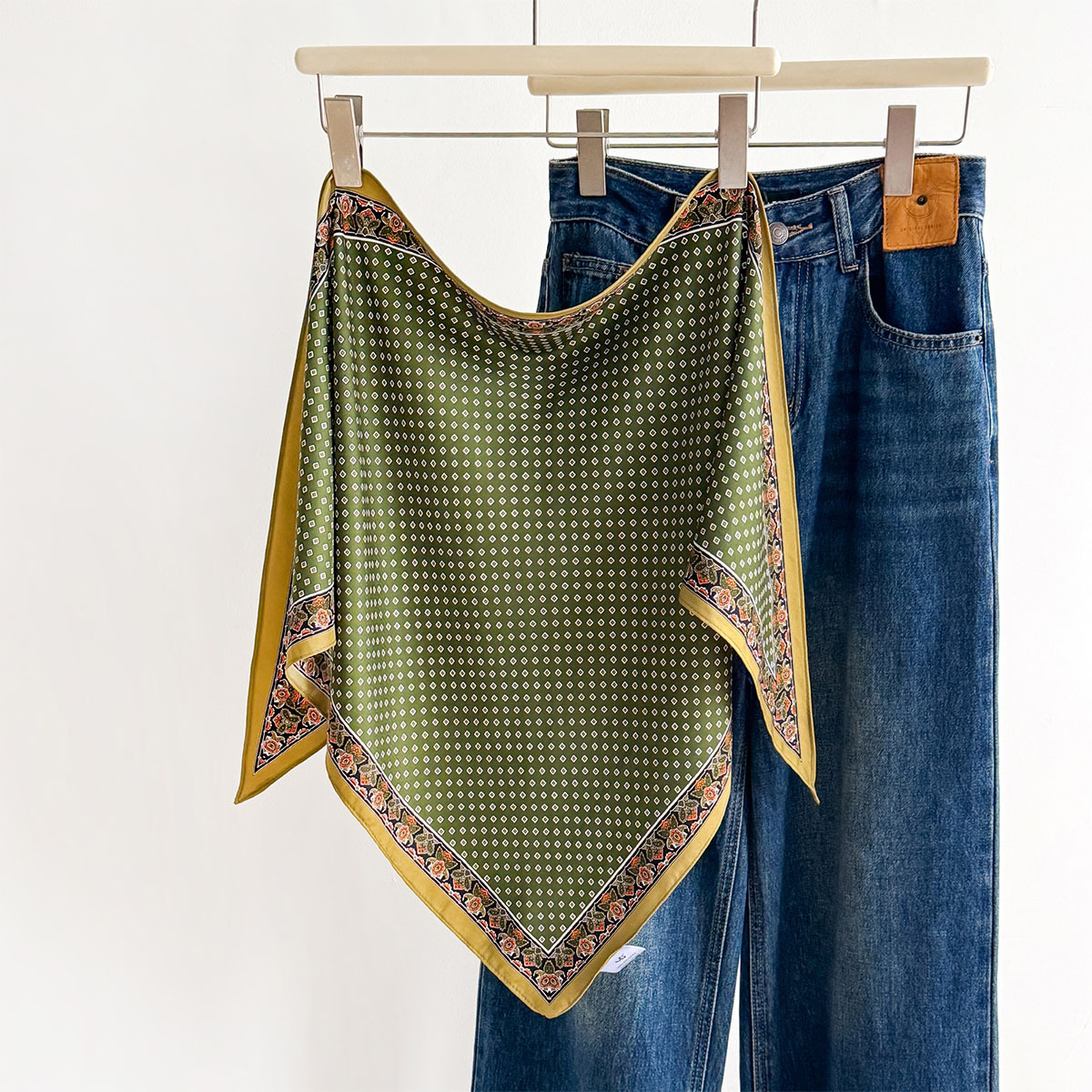 Écharpes en satin doux imitation soie, foulards carrés tendance pour femmes, bandanas, hijab de luxe, foulards élégants, châles.