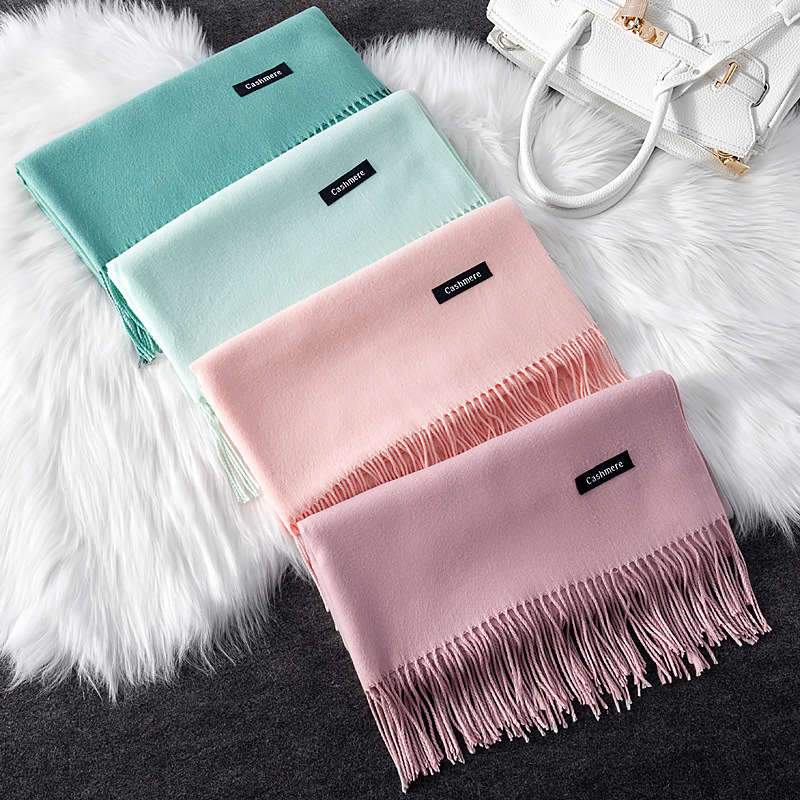 Écharpe rose d'hiver pour femmes, avec décoration de pompon, couleur unie, polyvalente, chaude, semblable au cachemire, pour toutes les saisons