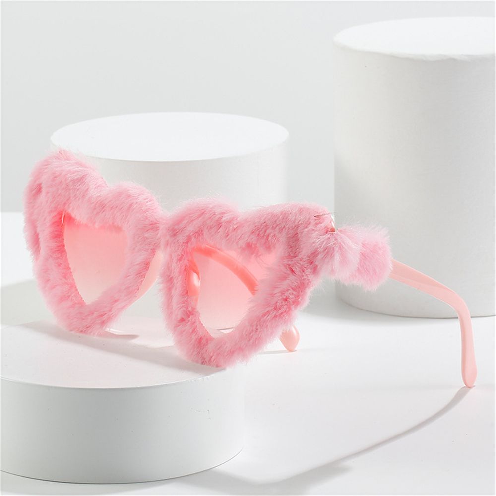 Lunettes de soleil surdimensionnées en forme de cœur pour femmes, style Hip Hop, œil de chat moelleux, nuances en peluche rose, UV400, lunettes de fête