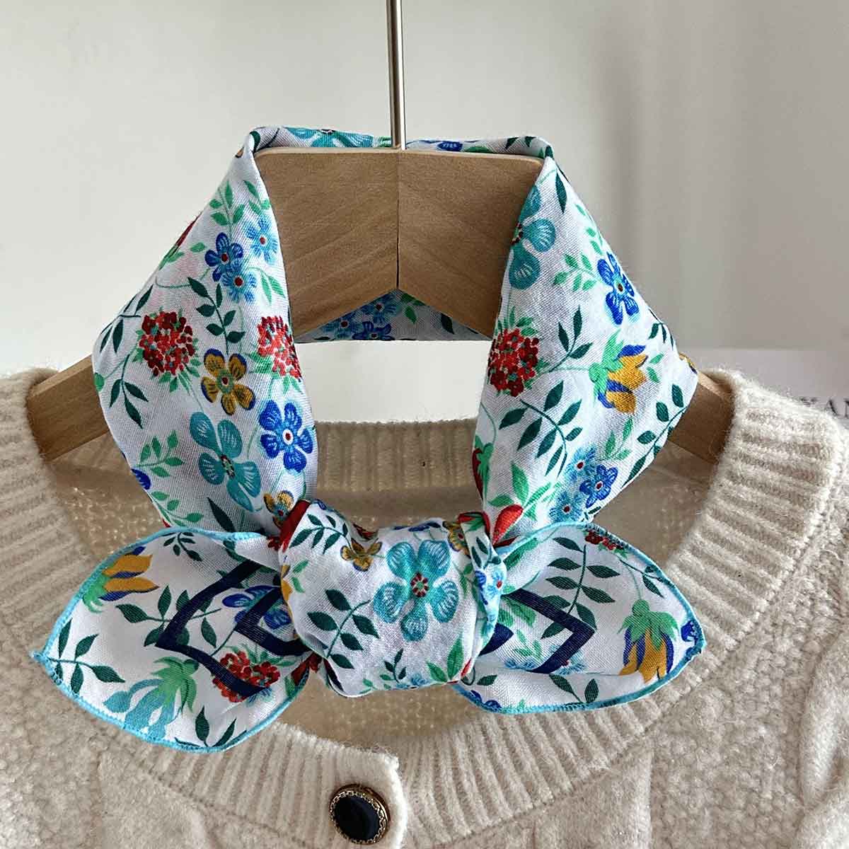Nouvelle écharpe en soie pour femmes, petite, douce pour la peau et de style bohème, petite écharpe carrée polyvalente à imprimé floral, printemps et été