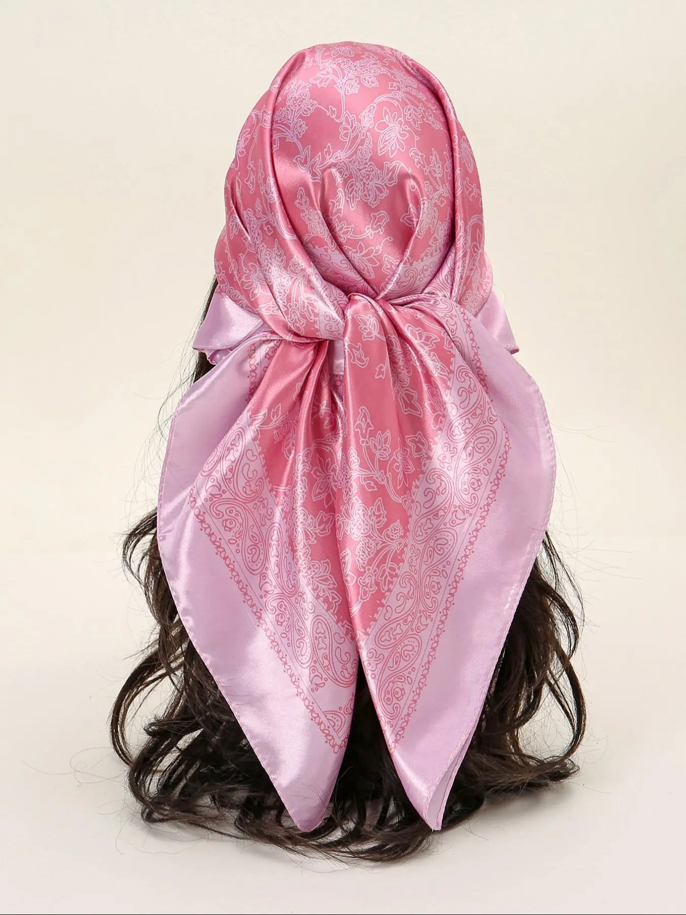 Écharpe en satin à imprimé floral élégante pour femmes, nouveau style, châle doux et confortable, foulard polyvalent décontracté