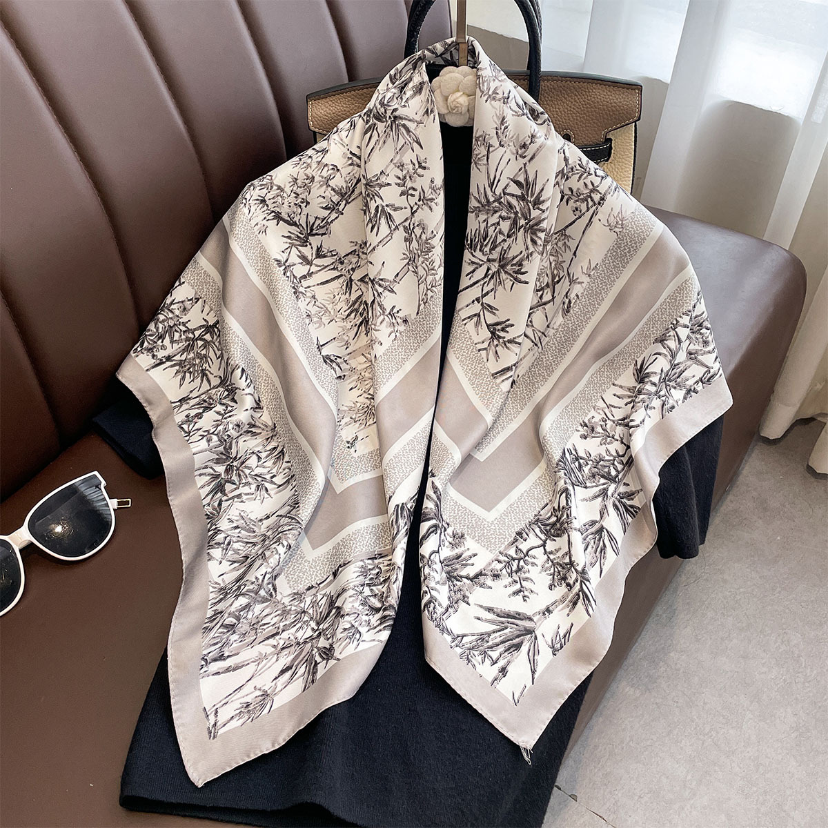Foulard carré de luxe en soie pour femmes, châle de cou à la mode, chaînes élégantes, Bandanas Hijab, tache douce, 90x90cm