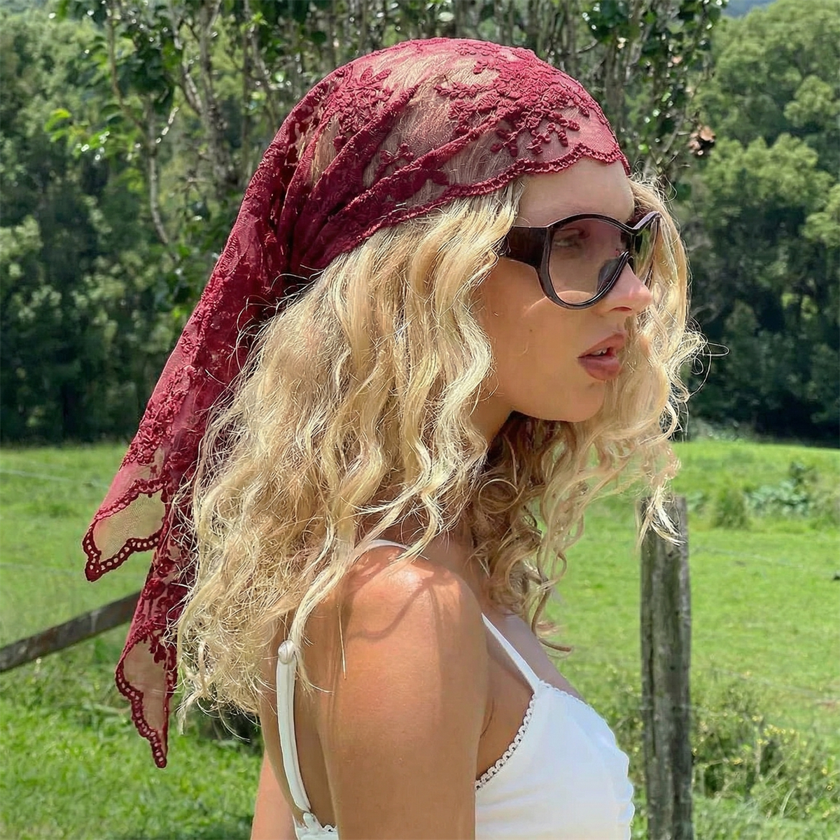 Bandana triangulaire ajouré pour femme, foulard d'été en dentelle et foulard de tête, foulard à nouer pour les cheveux, style bohème, protection solaire pour la plage