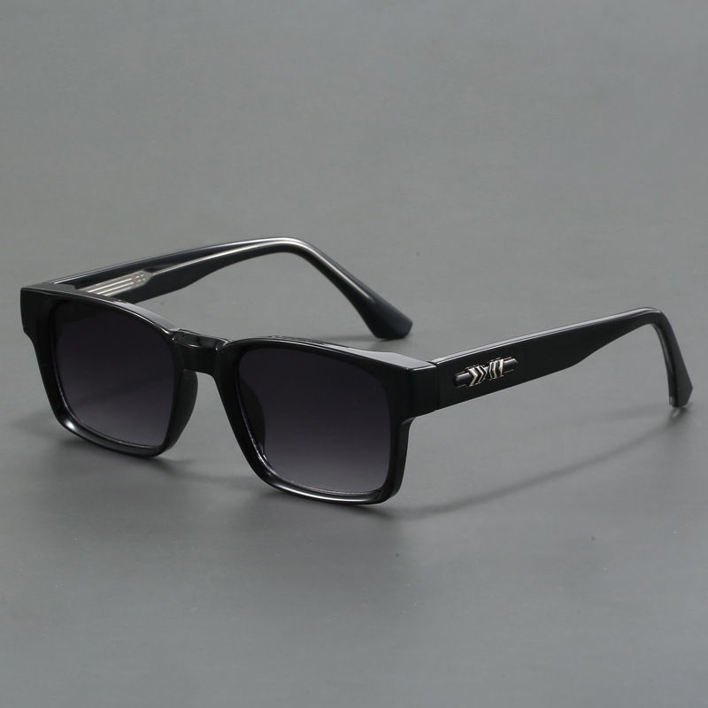 Lunettes de soleil de luxe de marque de créateur, carrées à rivets, pour femmes et hommes, populaires 2025, style vintage punk, pour la conduite en extérieur