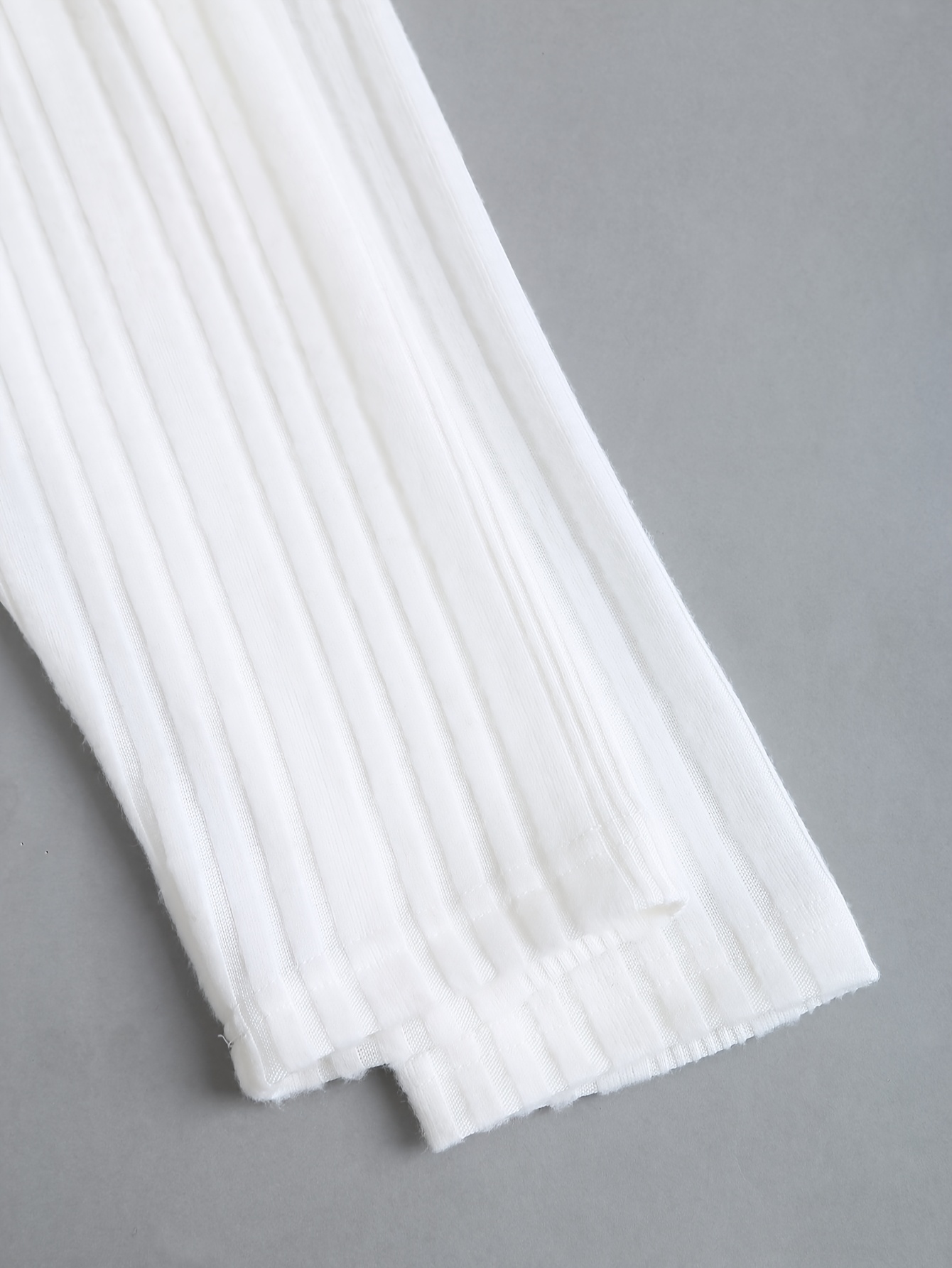 Robe décontractée grande taille pour femme avec manches longues épaules dénudées et taille cintrée – Collection 2025