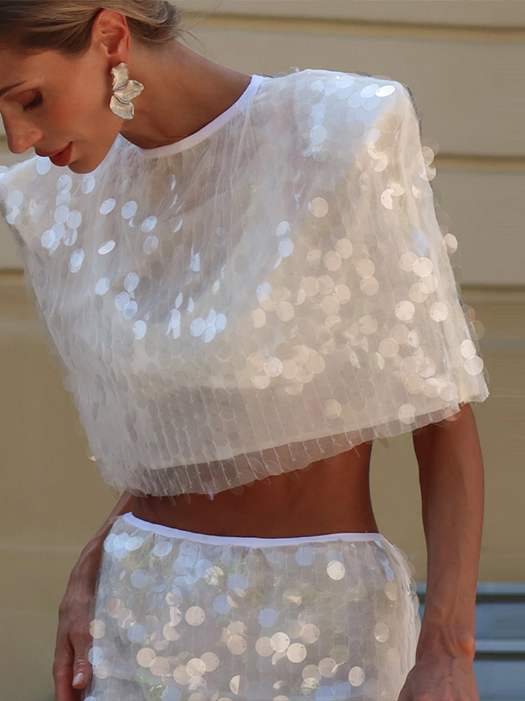 Ensemble jupe deux pièces sexy à sequins pour femme, haut court à épaules rembourrées et découpes, mini-jupe, nouvelle tenue d'été 2026 pour femme