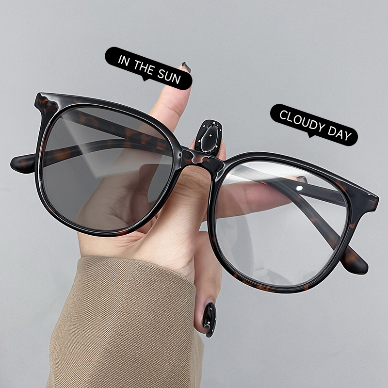 BEAU FIVE Lunettes pour femmes à monture carrée à couleurs changeantes pour les déplacements quotidiens, forme de visage flatteuse, légères et élégantesF112