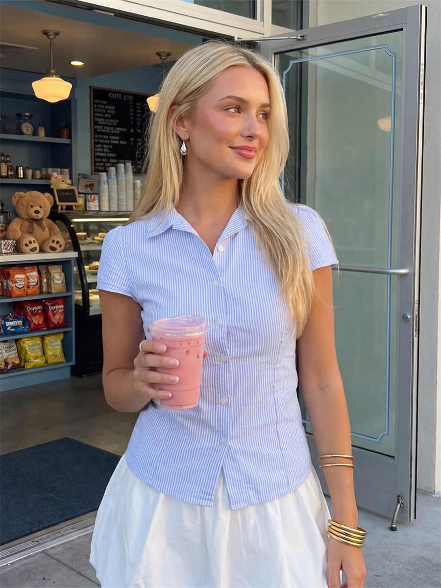 Chemisier boutonné uni à manches courtes pour femme, coupe ajustée, col à revers, froncé, style streetwear, été 2026