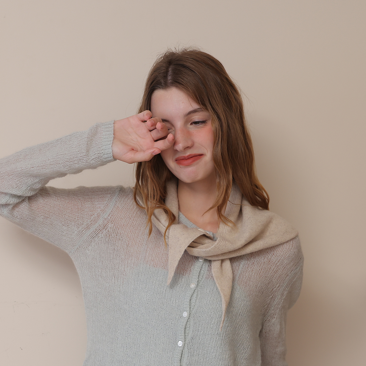 Écharpe triangulaire en laine unie pour femme, utilisable comme faux col décoratif, écharpe pour pièce climatisée et châle tendance