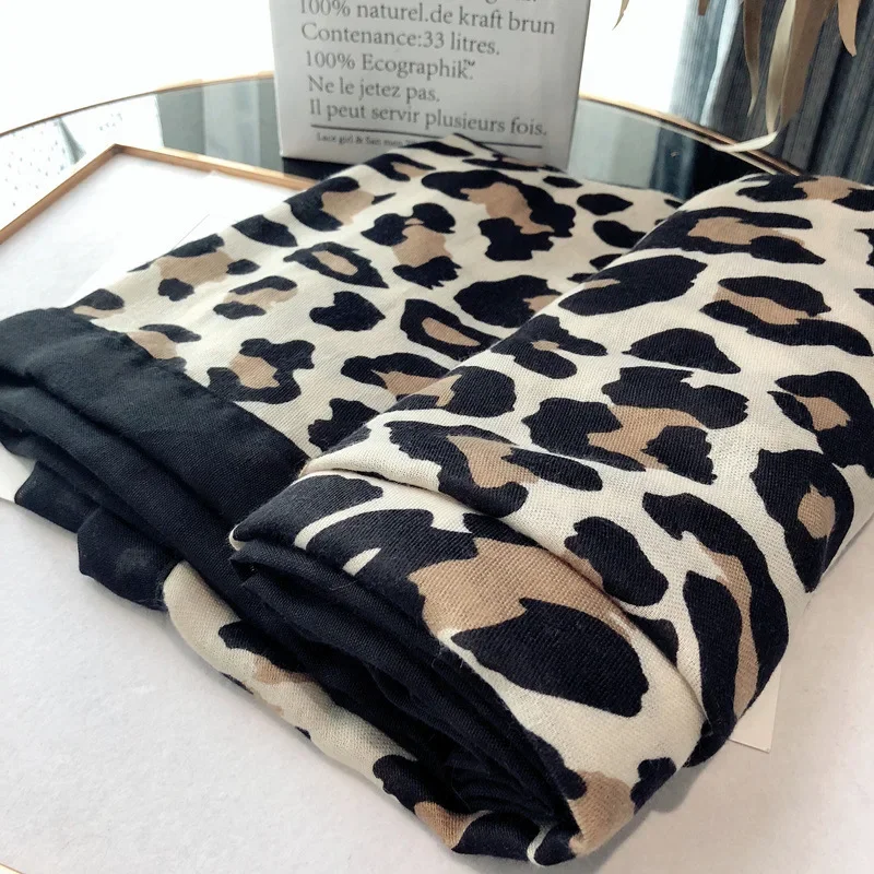 Design de mode Sexy léopard point gland Viscose châle écharpe de haute qualité foulard automne hiver Foulards musulman Hijab Sjaal