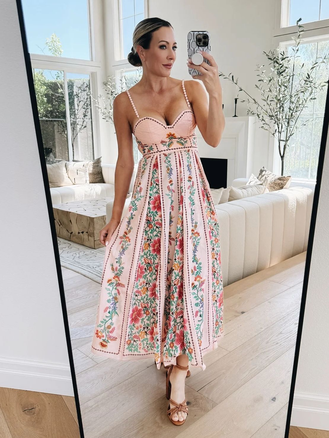 Robes longues imprimées florales pour femmes, bretelles Spaghetti, dos nu, coupe cintrée, sans manches, taille haute, robe de vacances brodée pour dames