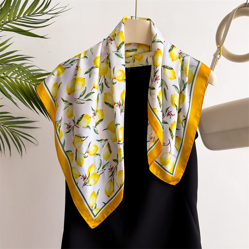 Nouvelles écharpes de luxe imprimées de 70 cm, écharpe en soie pour femmes, décorations florales printemps-été, petites cravates, bandeaux pour cheveux, sacs, vente en gros