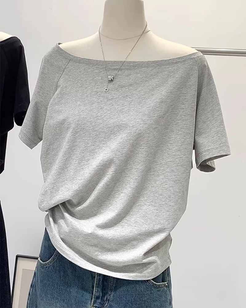 T-shirt asymétrique en coton 92% pour femme, col incliné, manches courtes, coupe ample, épaules dénudées, pour un style streetwear estival doux et respirant