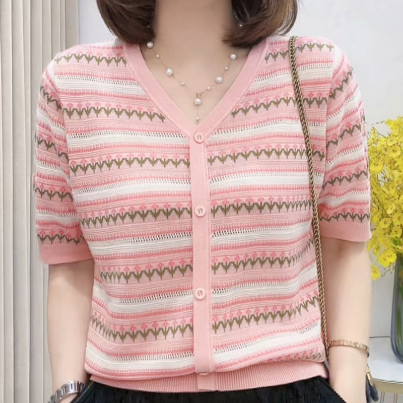 Vêtements pour femmes réduction du vieillissement Jacquard rayure rose à manches courtes t-shirt été ample décontracté tricot t-shirt dame col en v haut polyvalent