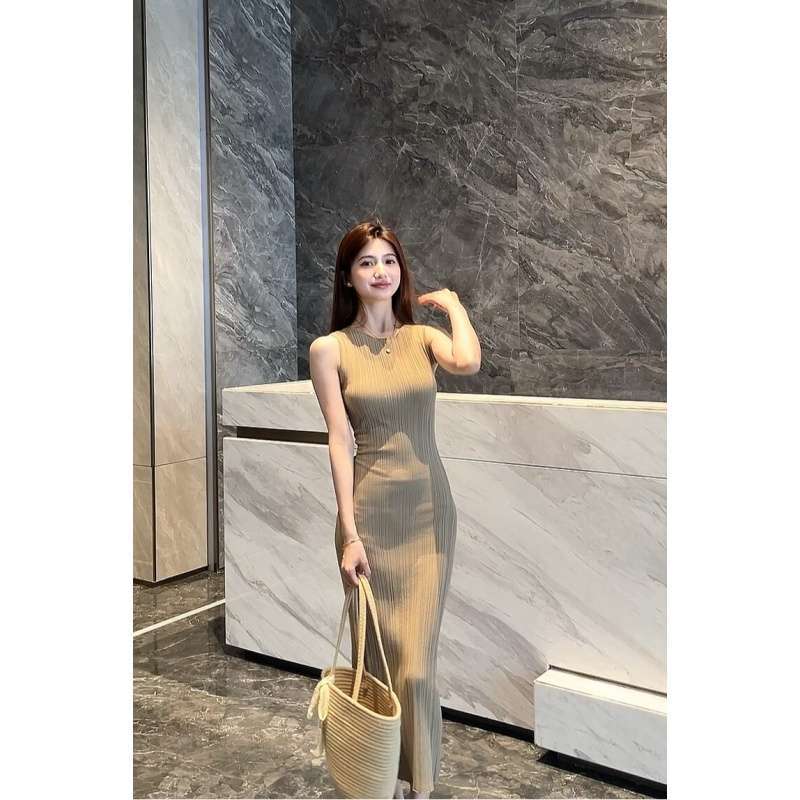 Robe sans manches élégante et polyvalente en soie glacée coréenne, style amincissant, mi-longue, tricotée, col montant, style décontracté pour l'été