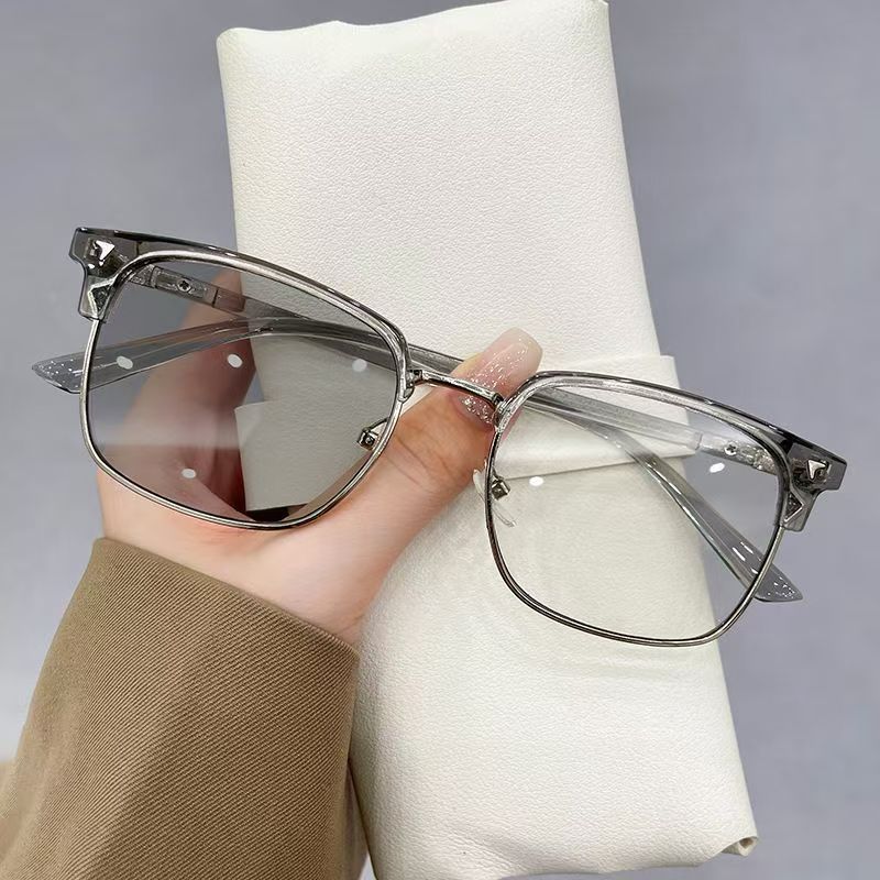 Lunettes photochromiques colorées pour hommes, monture demi-cerclée, anti-lumière bleue, pour ordinateur, avec effet de décoloration, transparentes