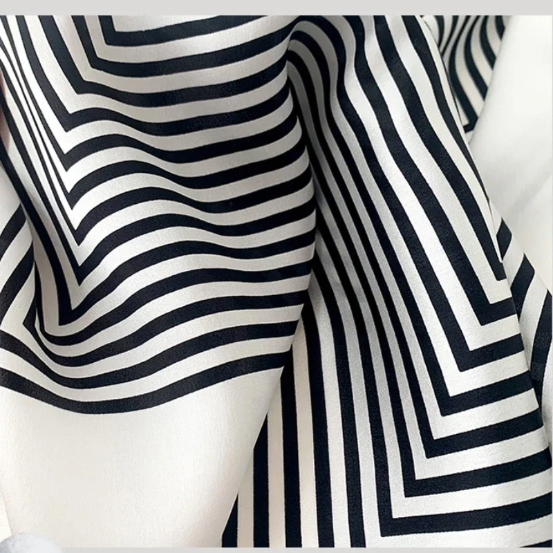 Foulard de cou rayé noir et blanc pour femme, marque de luxe, 100% naturel, injBandana, doux, petit carré, sous la présidence, SD0085