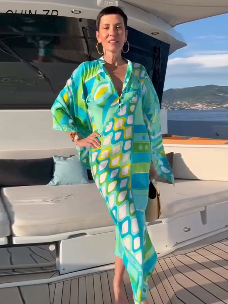 Robe de plage ample pour femme, imprimé géométrique tendance, col montant, manches larges boutonnées, collection été 2026