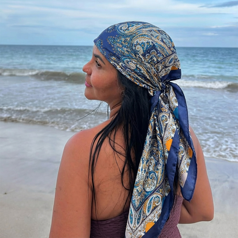 Foulard carré de luxe en satin pour femme, hijab musulman, élégant imprimé cachemire, en soie, utilisable comme écharpe, châle, ruban pour poignée de sac et bandeau pour cheveux