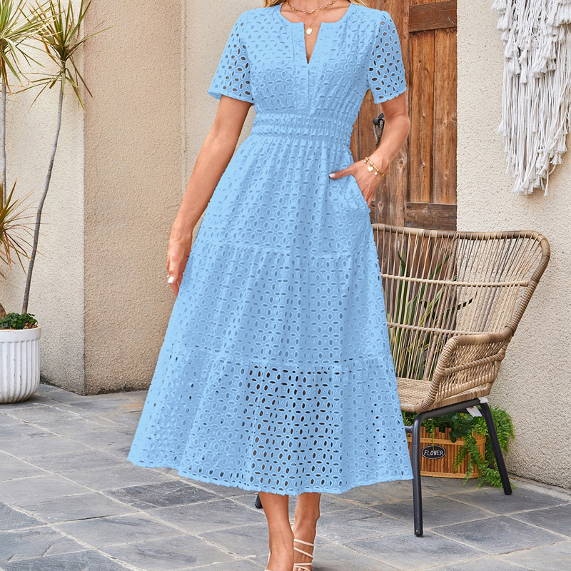 Robe longue de plage décontractée pour femmes, col en v, ajourée, plissée, manches courtes, couleur unie, mode dames, robes Maxi, été