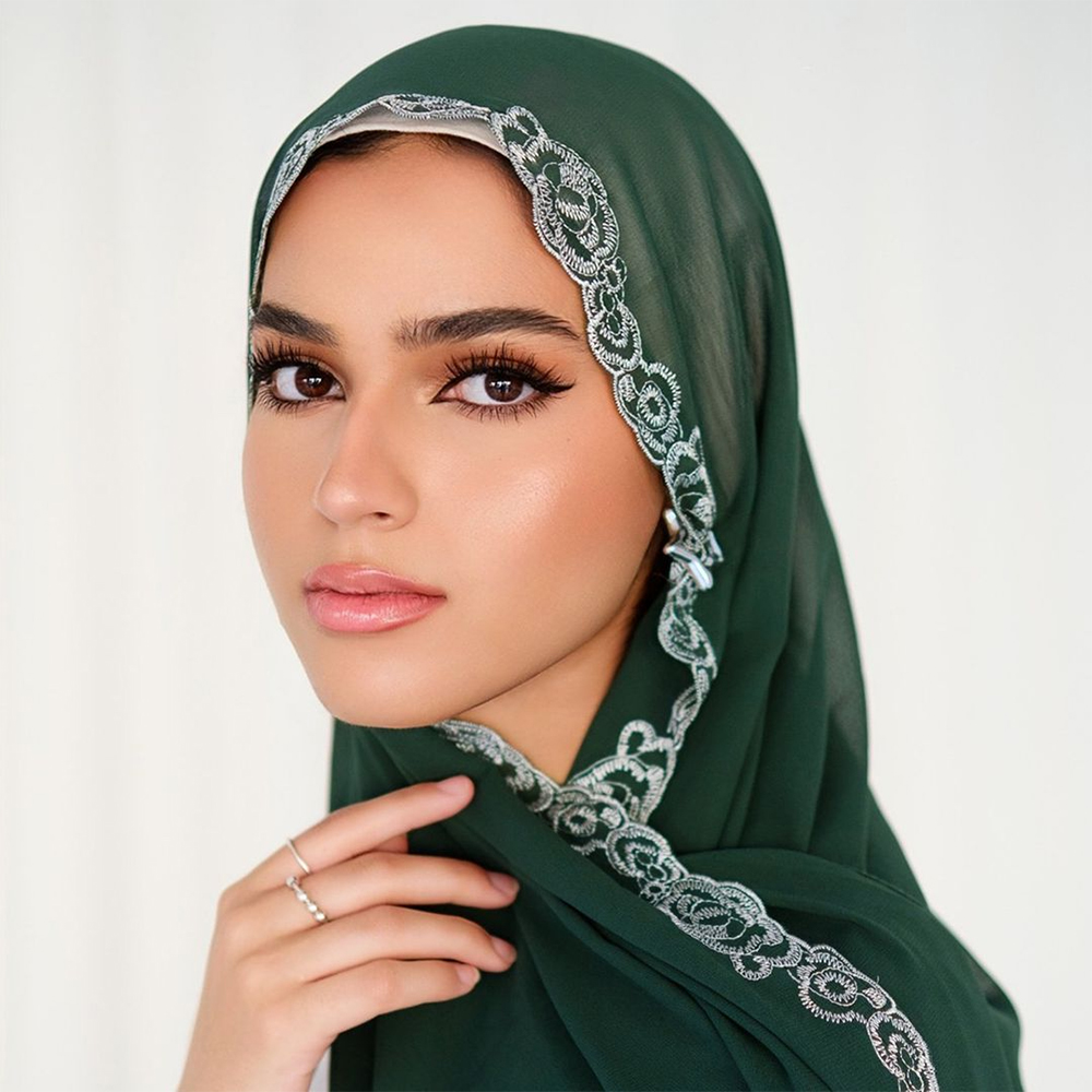 Hijab musulman très vendu, de bonne qualité, doux, en mousseline Bawal, avec dentelle.