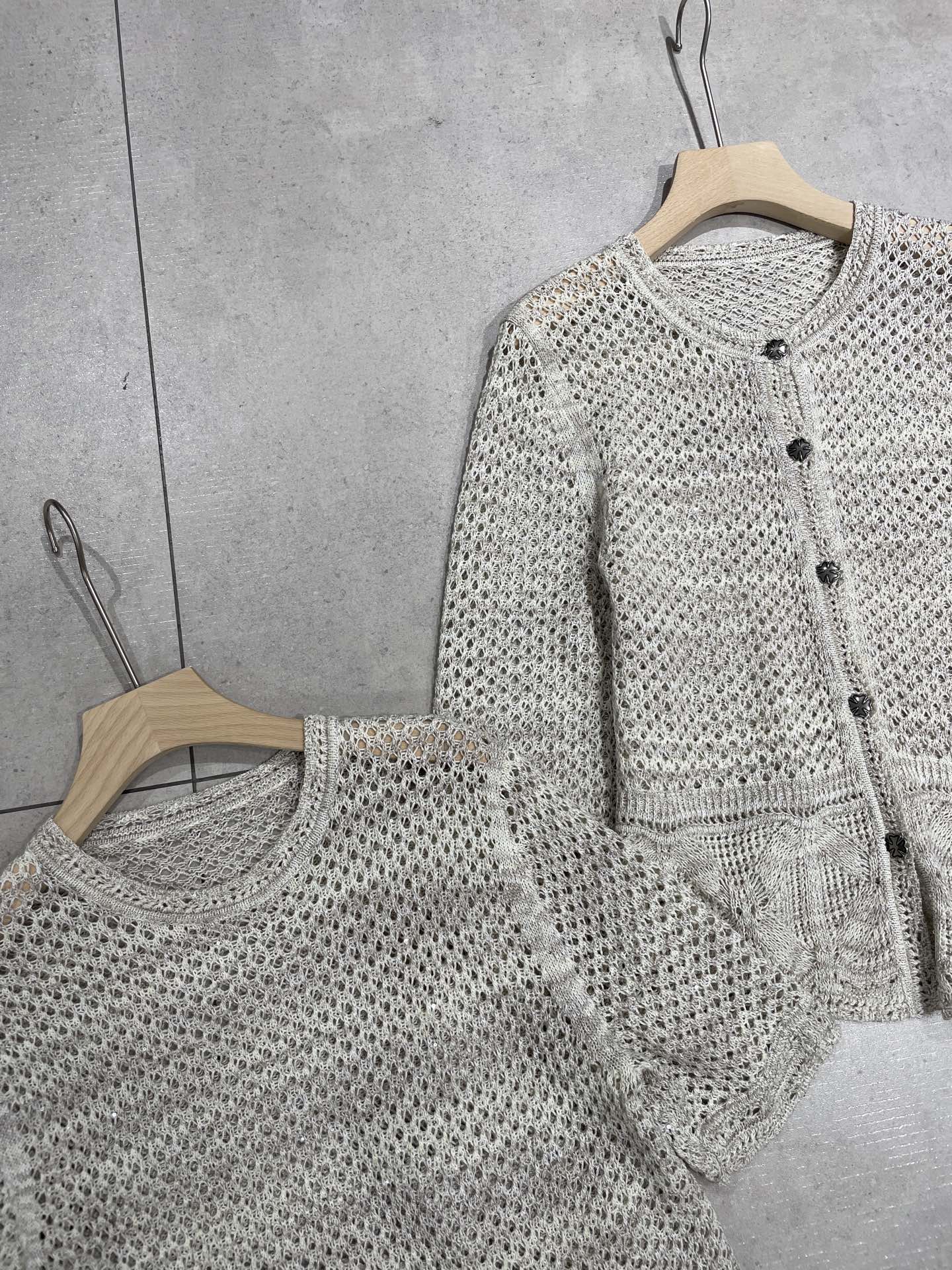 Ensemble d'été pour femme : Cardigan en coton-lin jacquard à sequins ajouré + Haut à manches courtes + Jupe
