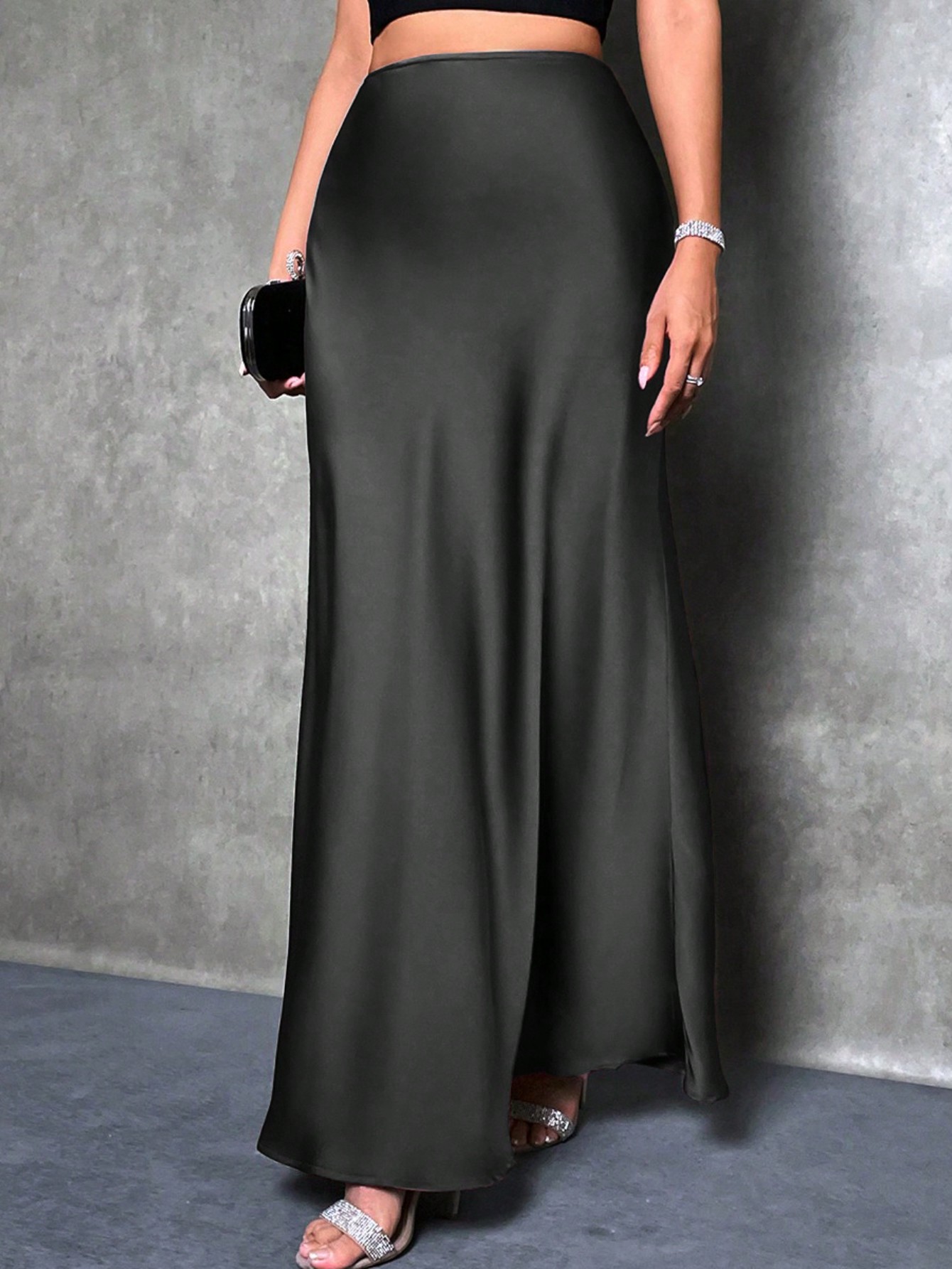Jupe élégante en satin de couleur unie à taille haute, jupe grande taille pour femmes, adaptée au printemps, à l'été et à l'automne