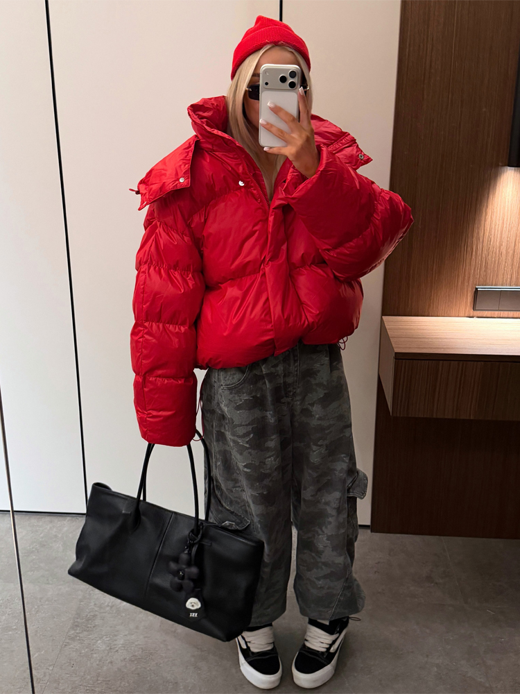 Veste matelassée à capuche rouge vif pour femme, col oversize, matelassage horizontal, épaisse et rembourrée, coupe courte, manteau chaud d'hiver