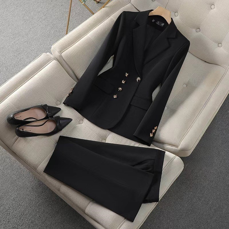 Costume deux pièces pour femme : veste et pantalon – Nouvelle collection 2026 – Élégant, ajusté, idéal pour le bureau et les déplacements professionnels