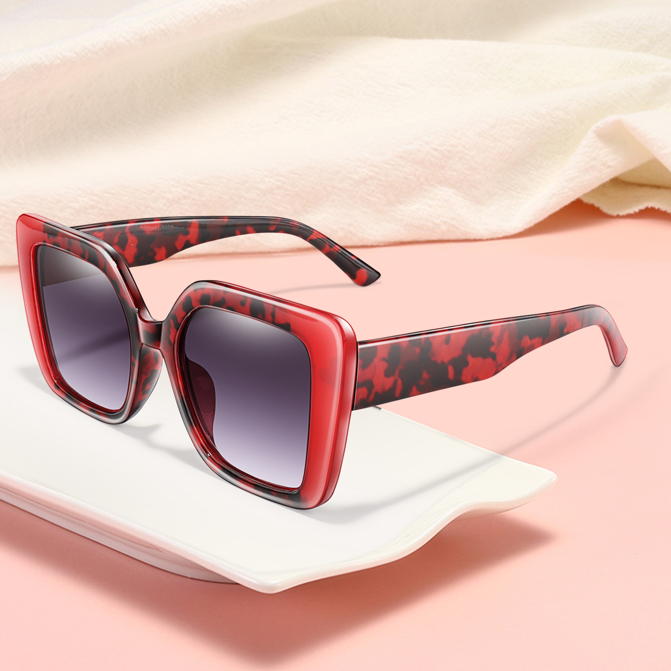 Lunettes de soleil tendance pour femmes, monture carrée à grandes lentilles, adaptées à un usage quotidien, shopping, fêtes sur la plage, unisexe