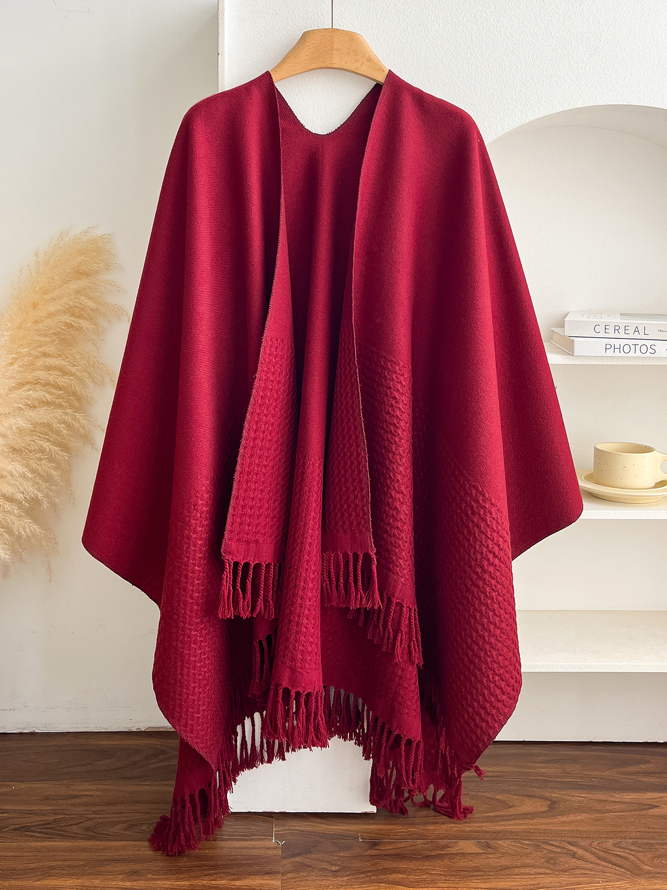 Nouveau style populaire automne-hiver : Écharpe chaude à franges et fente, double face, ondulée tridimensionnelle, tendance, idéale comme cadeau d'anniversaire