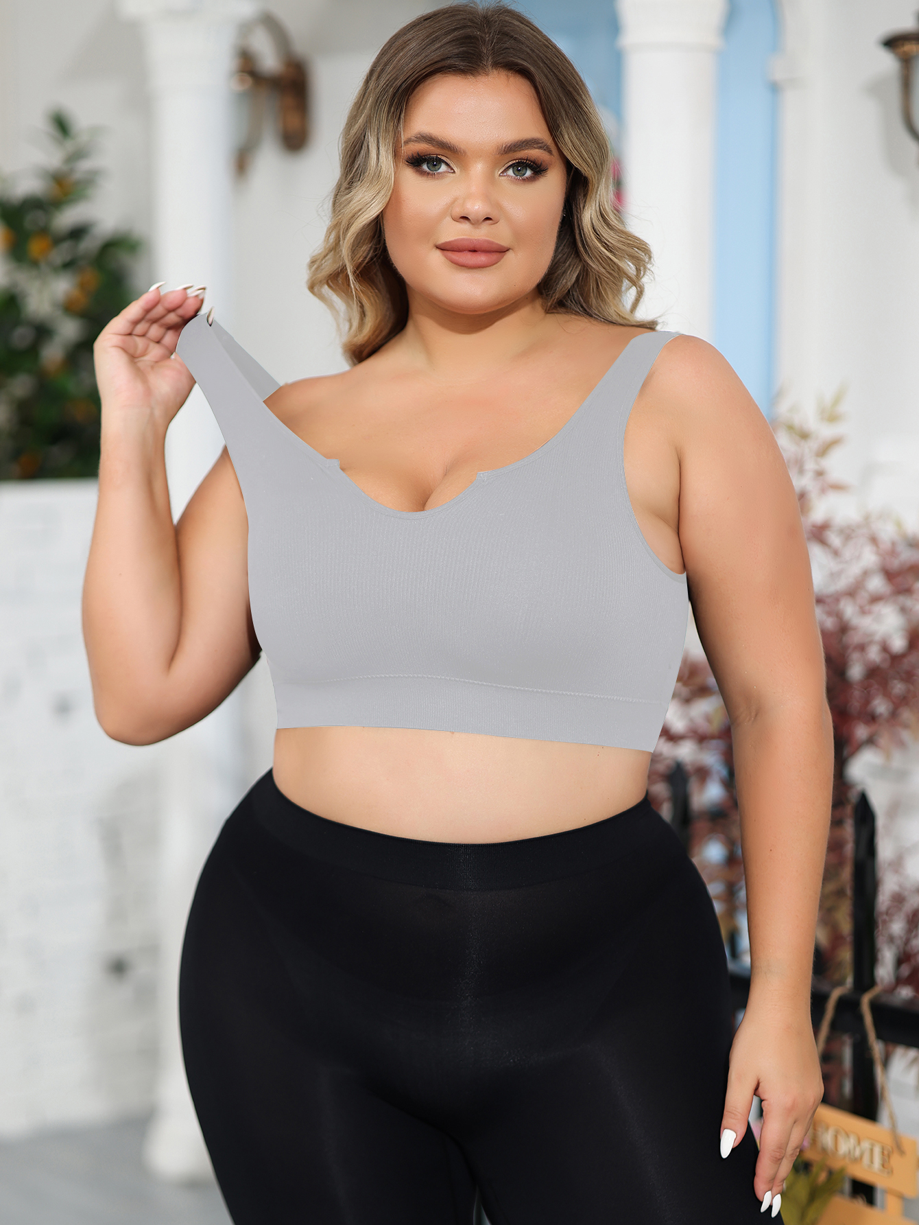 Le soutien-gorge sous-vêtements grande taille pour femmes est confortable, sans armatures, rassemblé pour fermer les seins latéraux et prévenir l'affaissement